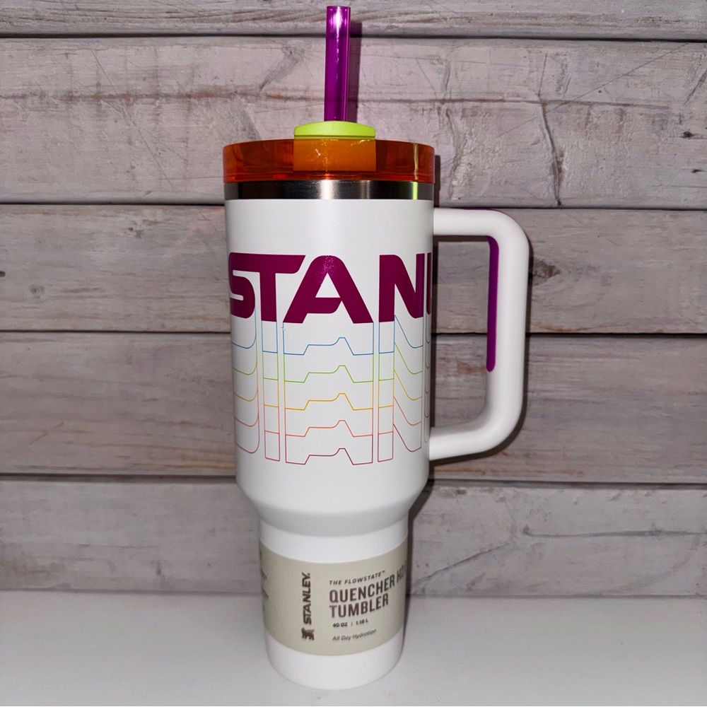 Stanley 40oz Quencher Tumbler Frost Reverb Rainbow - NWT 🌈